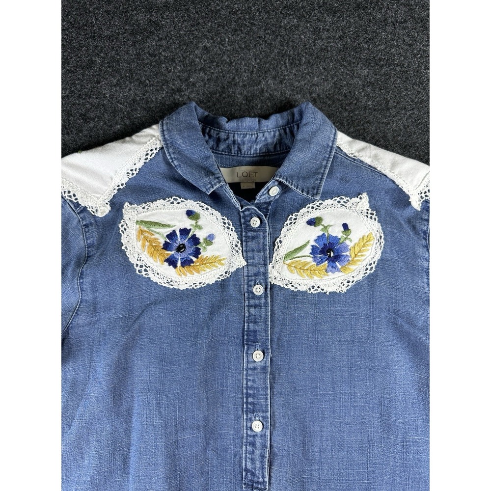 LOFT‎ Ann Taylor Chambray Floral Embroidered Lace Trim Tunic Top Womens SM Blue